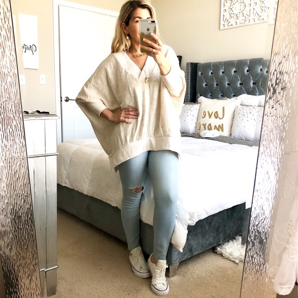 Lou & Grey Sweaters - Lou & Gray Oatmeal V Neck Dolman Sweater Sz XS/S